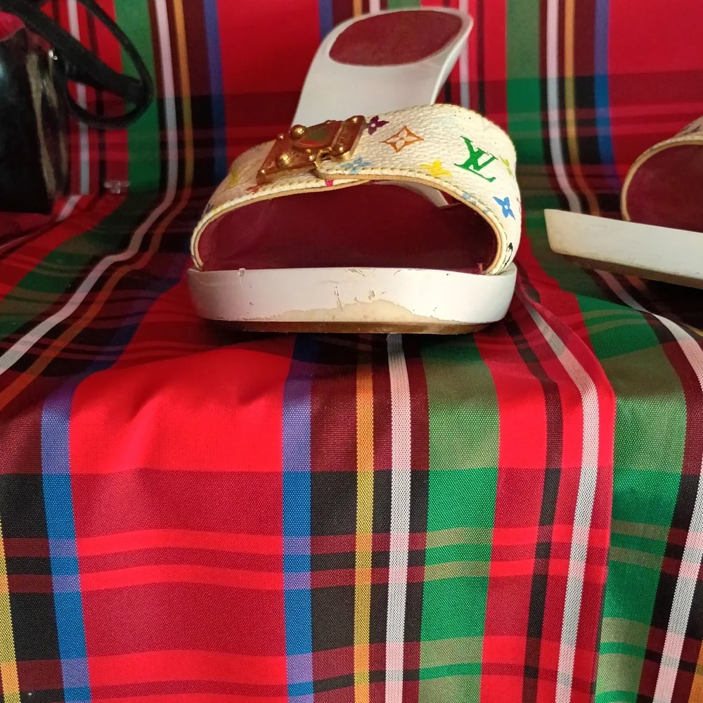 Stylish White and Red Women's Heels - Picture 5 of 10